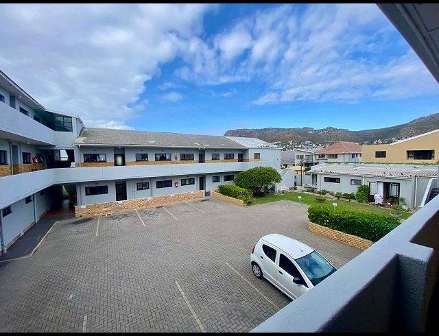 2 BEDROOM APARTMENT FOR SALE IN FISH HOEK